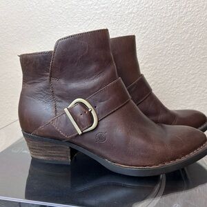 Born Baloy women’s brown leather ankle boots